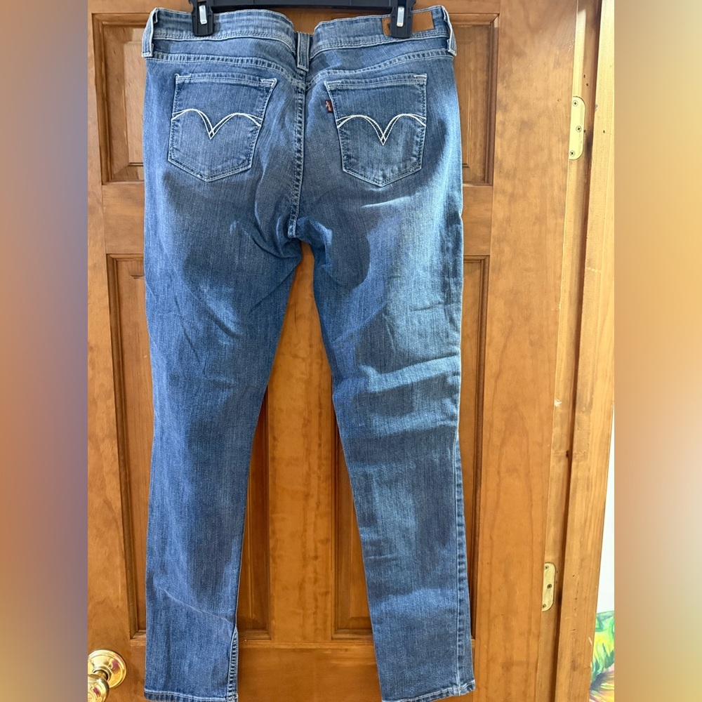 Levi’s Women’s Blue Slim Fit Jeans